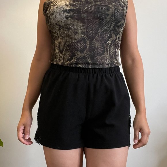 BB Dakota Shorts with Lace Inset -M- - Picture 4 of 11